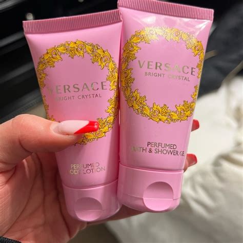 versace bright crystal body wash